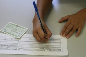 Veja como justificar voto